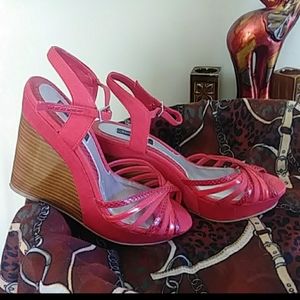 Red wedges Sz 5.5
